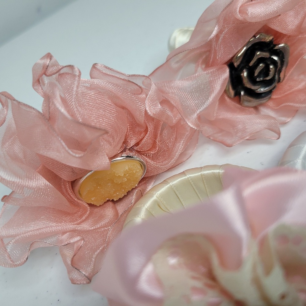 Shabby Chic Pink Floral Lace Napkin Rings Set of 8 Assorted Ribbon Flowers - Picture 5 of 7